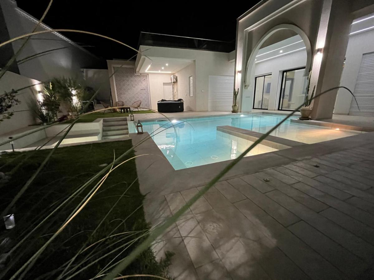 Villa Dar Lynoute Piscine Sans Vis A Vis Plage A Pieds Taguermess